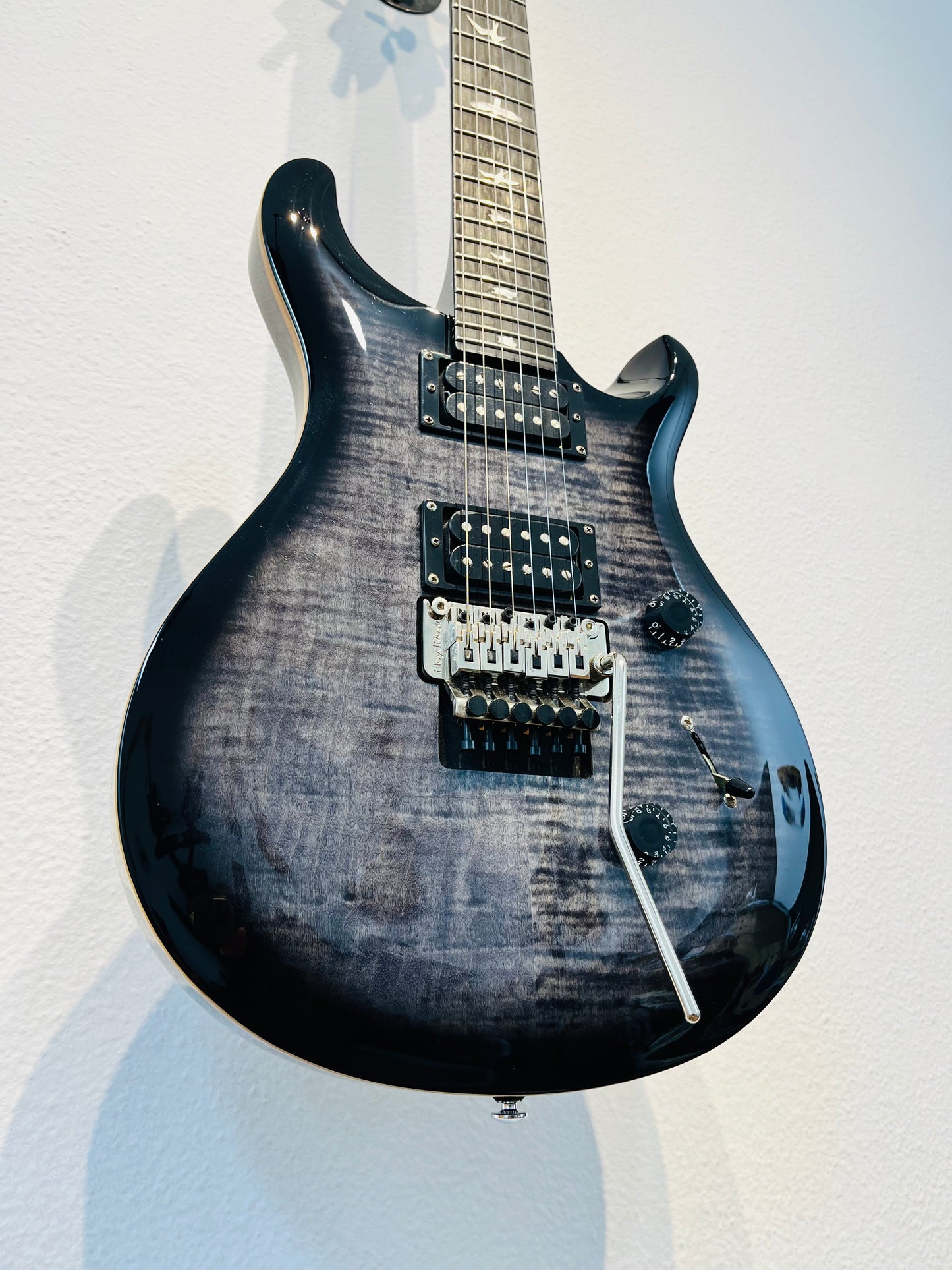 Guitarra PRS CU44FLE SE Floyd Rose Custom 24 Charcoal Burst - c/Bag - Semi Nova