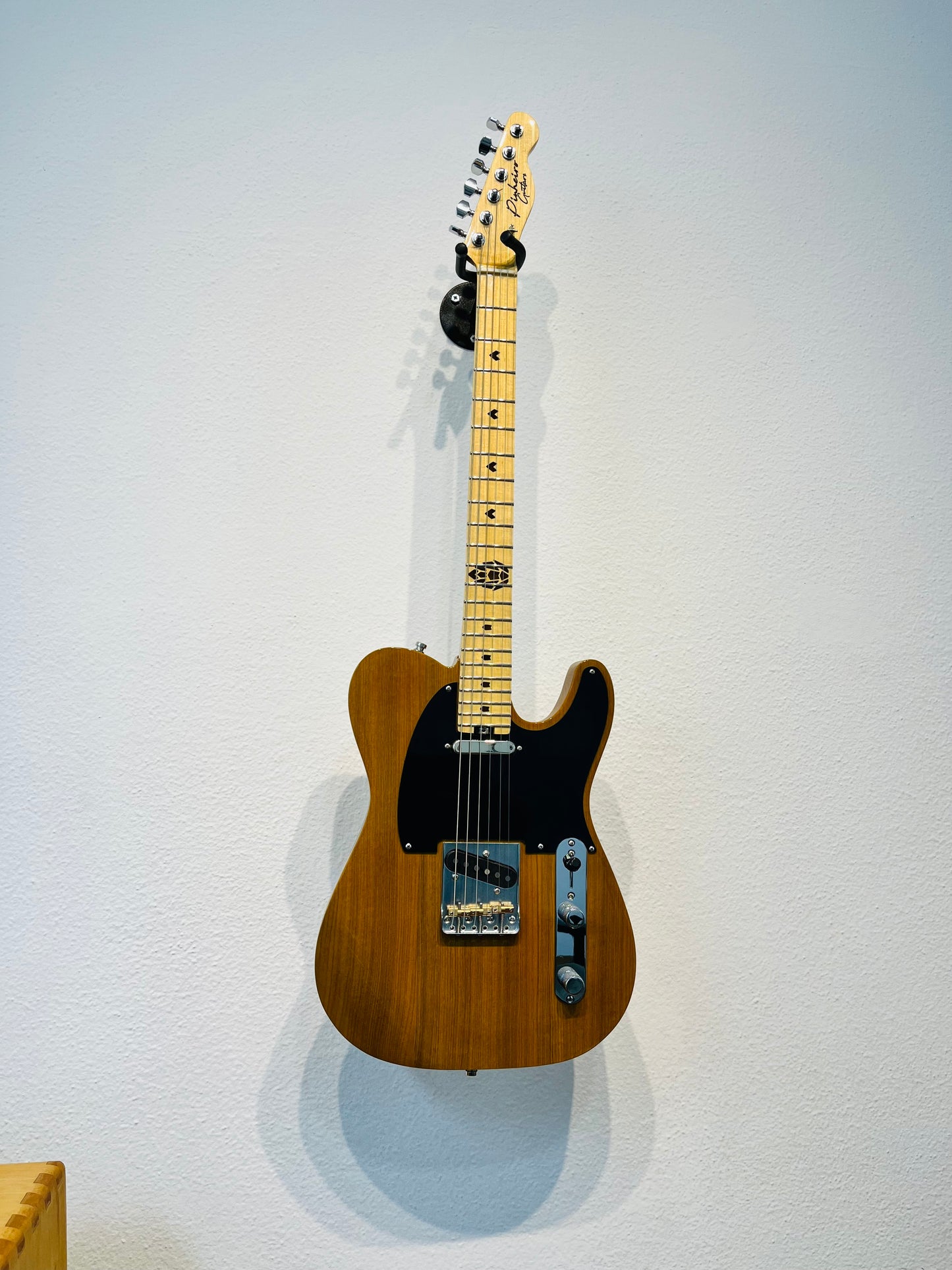 Guitarra Tele SS Nitro Translucent Butterscotch String Through Inox Pinheiro Guitars